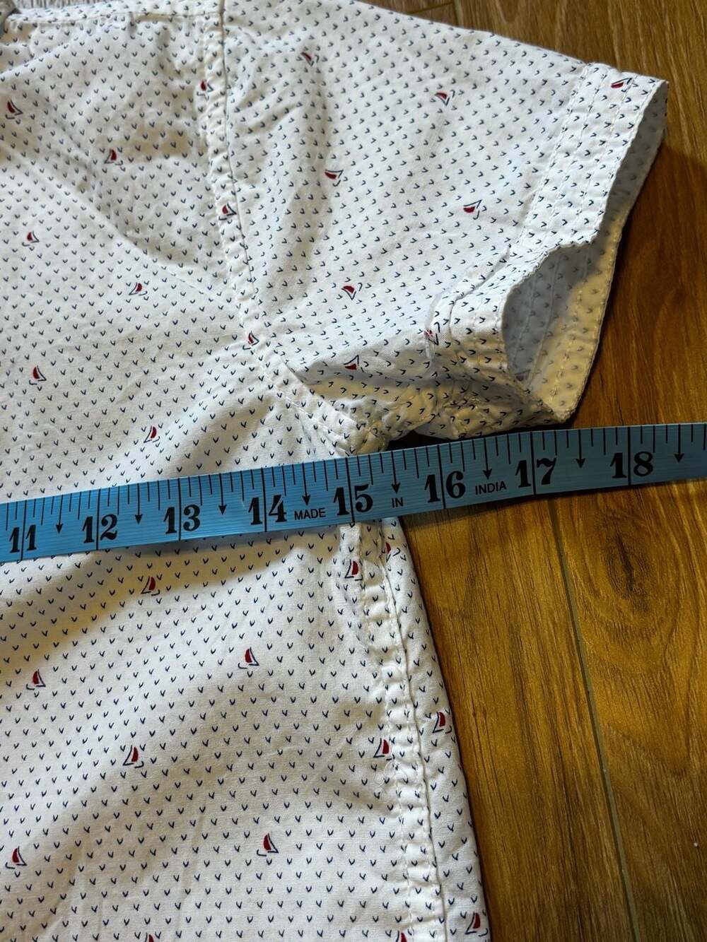 Free Planet Button Down Shirt Size Large (6) White Sailboat Print - Picture 7 of 8